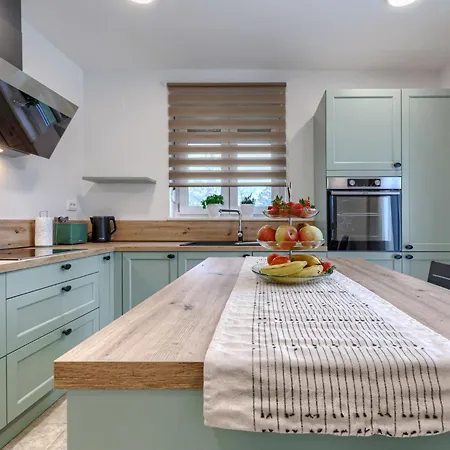 Tramonto By Interhome וילה בוג'ה